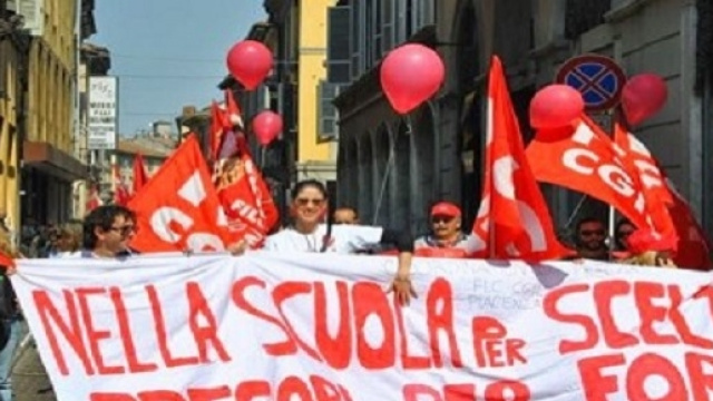 Il corteo dei lavoratori quota 96 della scuola