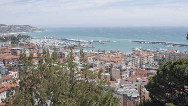 Veduta panoramica della citt&agrave; di Sanremo