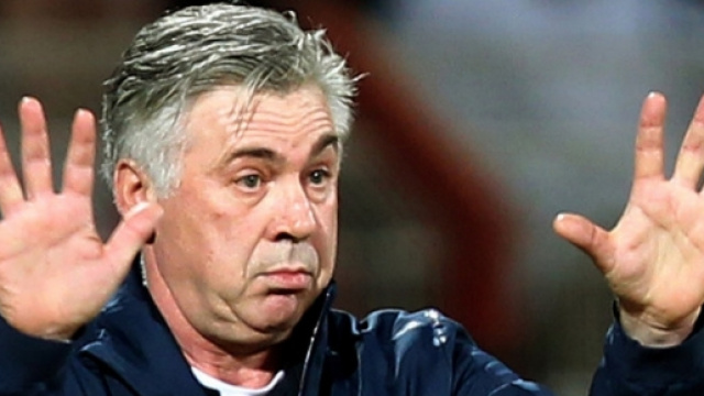 Carlo Ancelotti sulla panchina del Psg