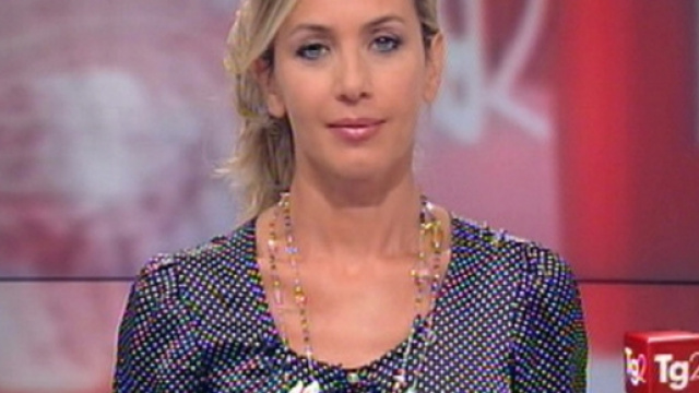 Maria Grazia Capulli mentre conduceva il Tg2