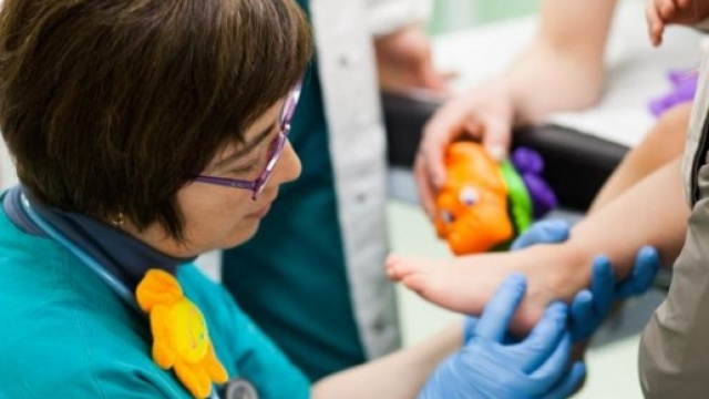 Infermiera professionale pediatrica