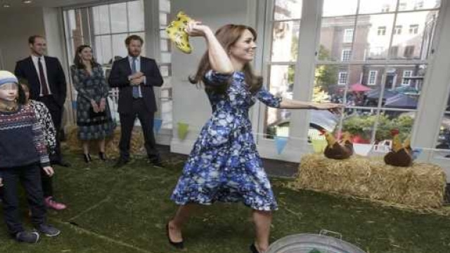 Kate Middleton e il lancio dello stivale