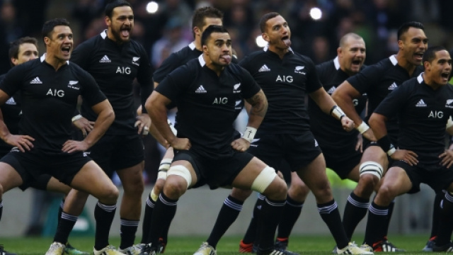 La Haka, danza Maori degli All Blacks.