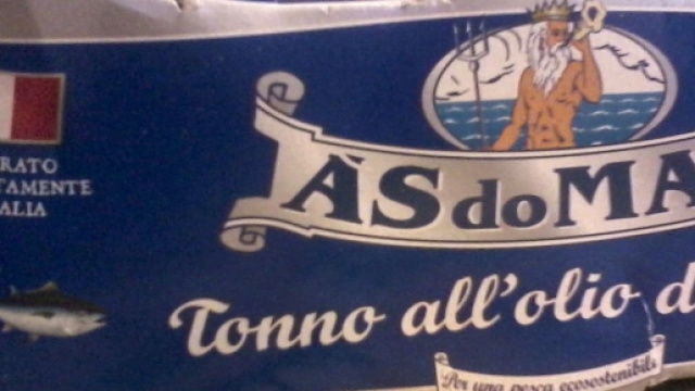 Un esempio delle scatolette di tonno Asdomar