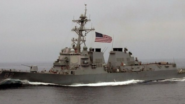 Cacciatorpediniere statunitense nel mare cinese