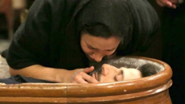 Il Segreto: il funerale di Conrado