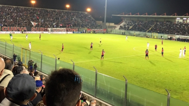 Gli spalti gremiti dello Stadio Ezio Scida