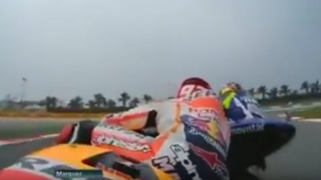 Lo scontro tra Vale Rossi e Marquez