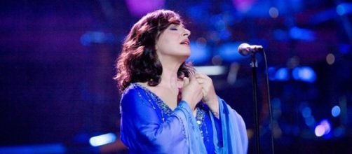 Xaro&uacute;la, cantora grega e "A can&ccedil;&atilde;o da andorinha".