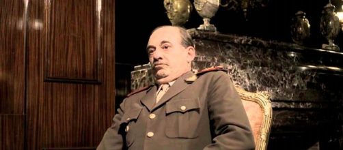 Alejandro Awada en la piel de Videla