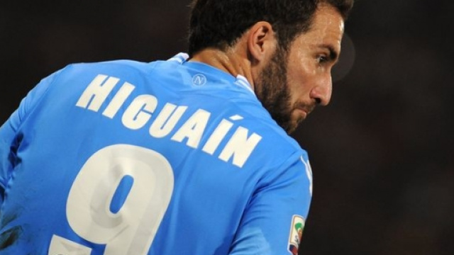 Gonzalo Higuain re del gol in campo