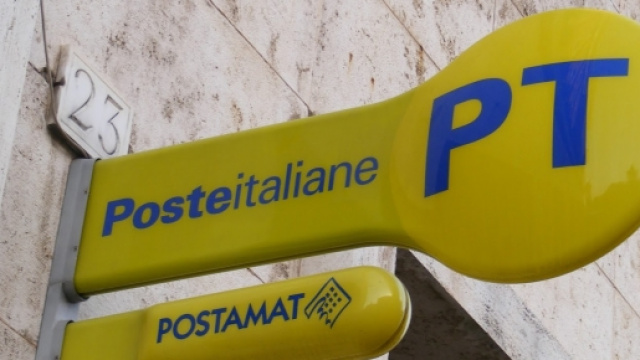 Il simbolo di Poste Italiane, un'insegna