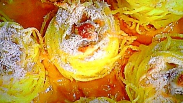 Nidi di tagliolini con zucca taleggio e salame