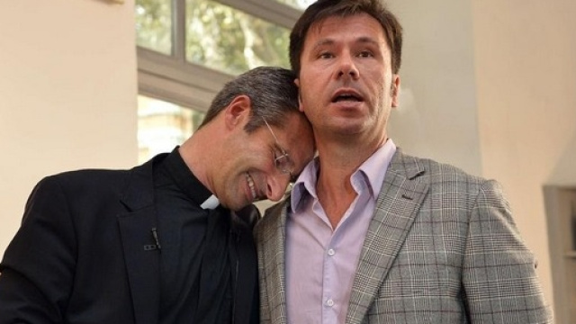monsignore Krzysztof Charamsa e il suo compagno
