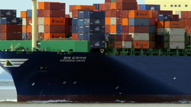 Nave cargo per i commerci in Asia