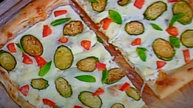 Pizza con zucchine e pomodori di Gino Sorbillo