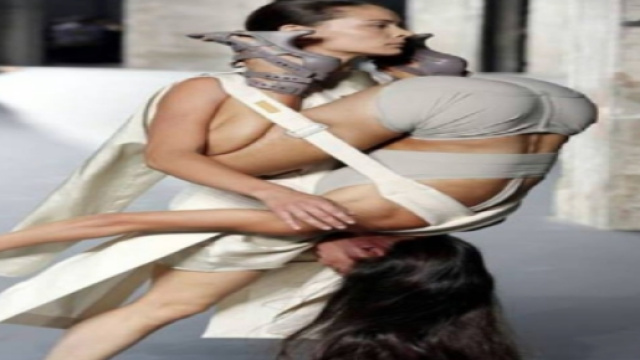 La sfilata di Rick Owens a Parigi