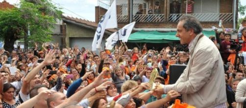 Trabajadores y jubilados acompa&ntilde;an a Scioli