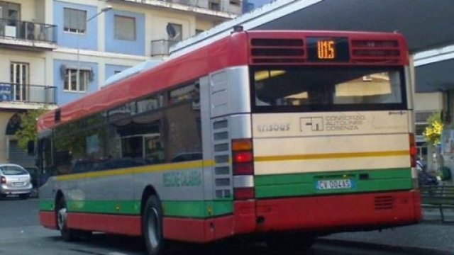 Calabria, uomo muore nel bus a Cosenza.