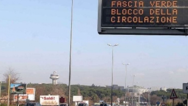 Orari blocco traffico a Roma domenica 15 novembre