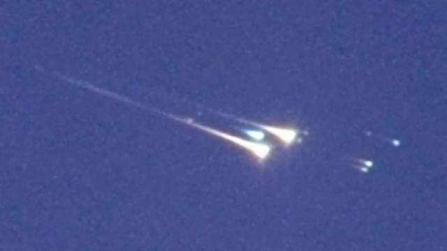 Detriti spaziali WT1190f in fiamme