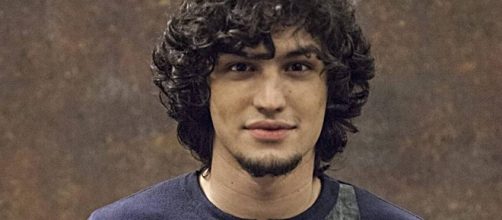 Gabriel Leone viveu Gui em 'Verdades Secretas'