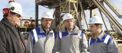 Macri va por la venta de YPF, habl&oacute; con FMI