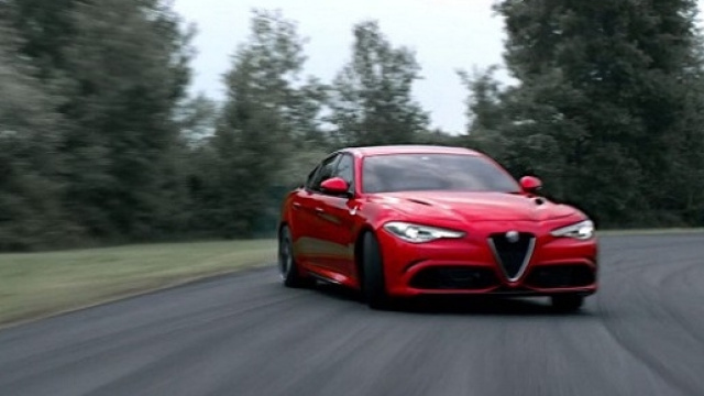 Alfa Romeo Giulia vs berline tedesche