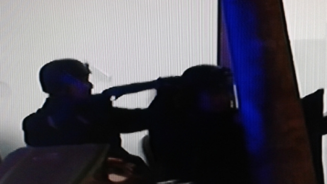 Teste di cuoio prendono la mira per uccidere