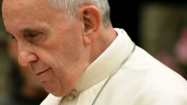 Attacco a Parigi, minacce a Roma: Papa Francesco