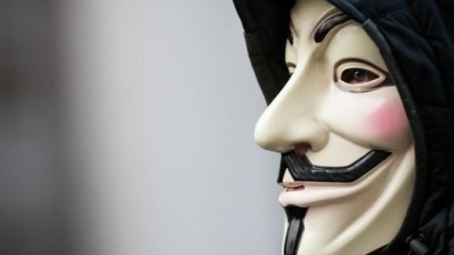 Anonymous dichiara guerra all'ISIS
