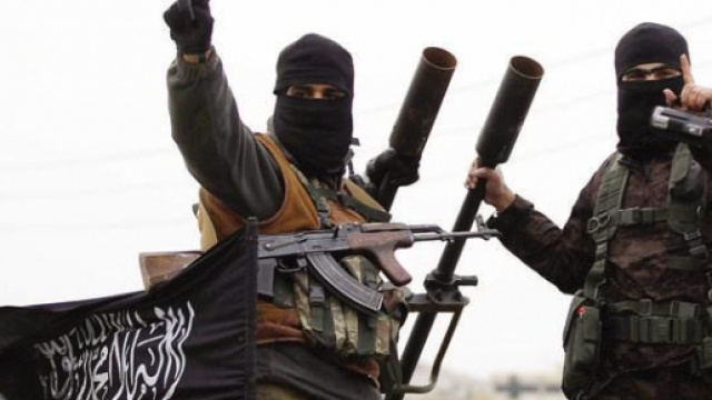 Due membri dell'Isis in posa per foto