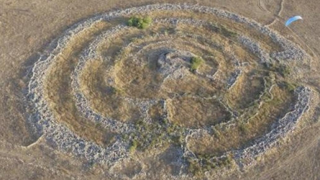 La struttura misteriosa vista dall'alto