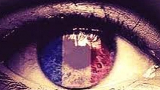 Parigi piange dopo l'attentato