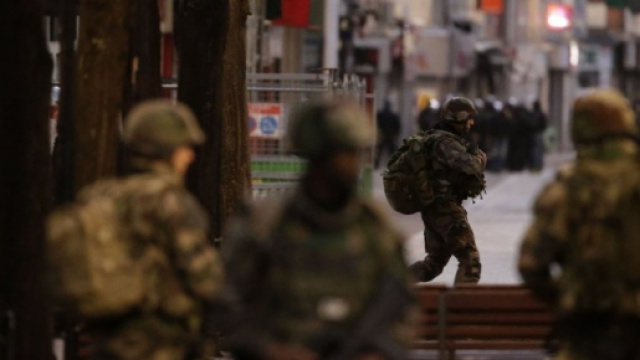 Blitz delle forze parigine nella notte