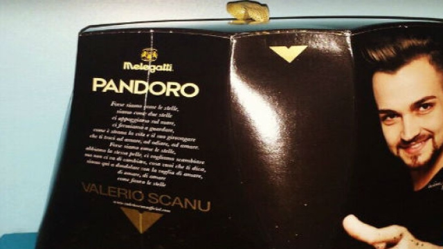 Valerio Scanu testimonial del pandoro Melegatti