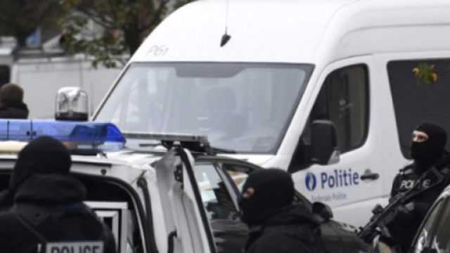 I corpi speciali durante il blitz.