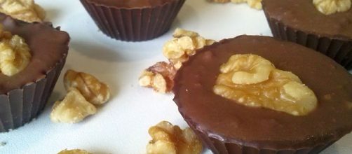 Bombones de nueces con almendras y miel