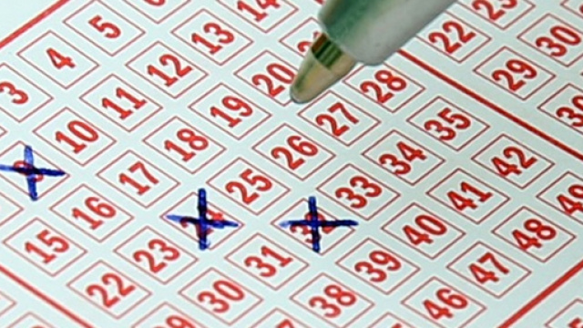 Estrazione Lotto e SuperEnalotto 24 novembre 2015