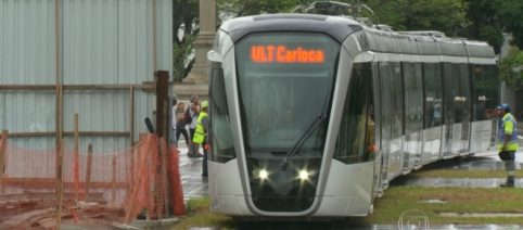 VLT Carioca faz primeiro teste com passageiros na Praça Mauá