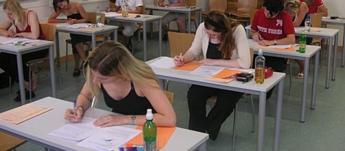 Sal&aacute;rios s&atilde;o de at&eacute; 4 mil reais