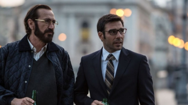 Marco Giallini e Edoardo Leo in Loro chi?