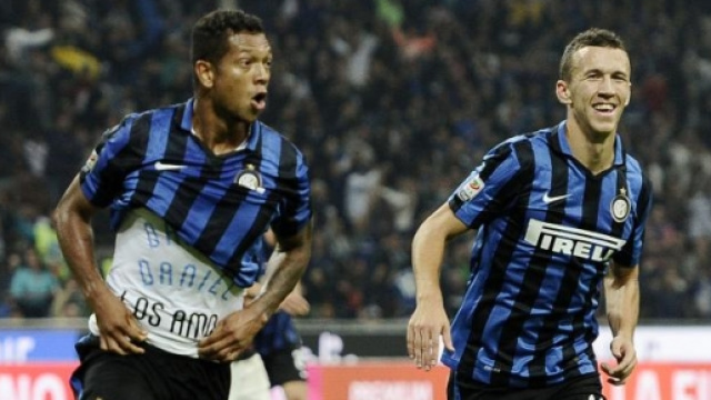 Guarin esulta dopo il gol contro il Milan