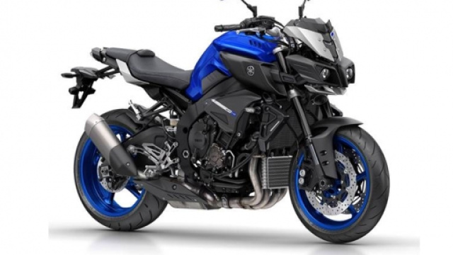 Yamaha MT-10 nella versione con cerchi blu.