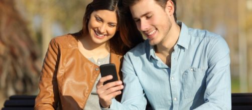 El amor en la era digital se da a trav&eacute;s de apps.