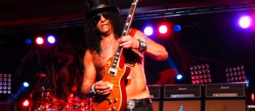 Slash no niega ni confirma los rumores sobre GN'R