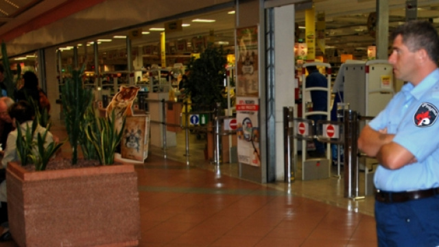 Addetti alla vigilanza per Esselunga
