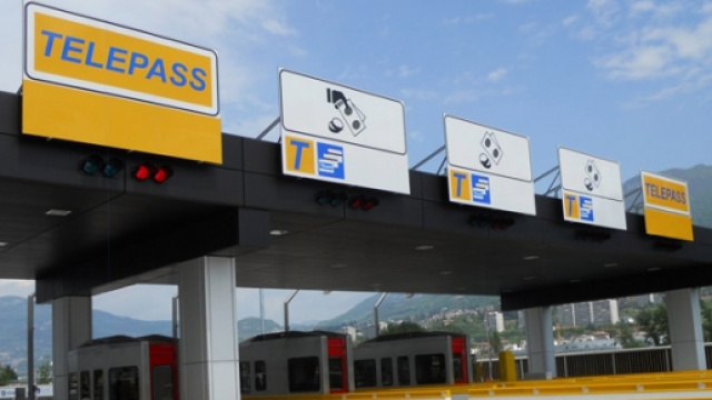 Aumenti previsti per il canone Telepass