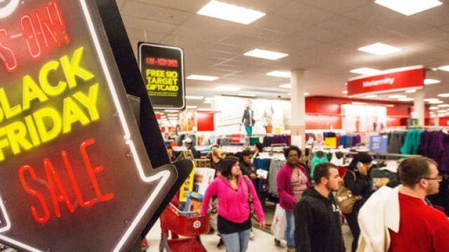 Black Friday 2015, sconti e shopping pazzo