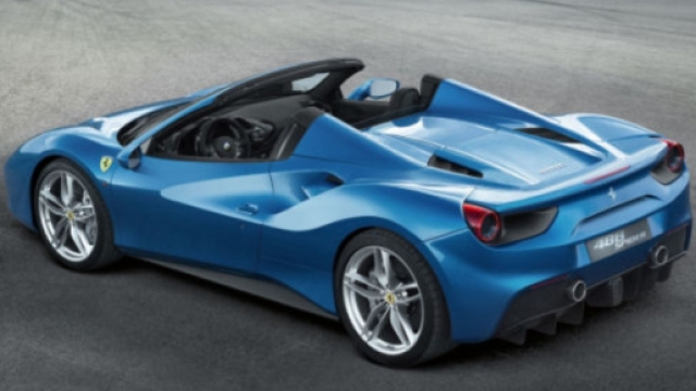 Ferrari 488 Spider, novit&agrave; 2016